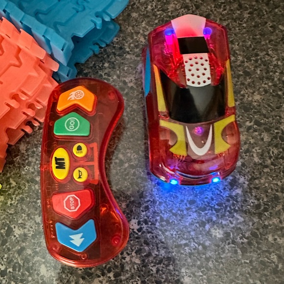 Magic Tracks Remote Control Glow In The Dark Multi-Color Flexible Track Set - Picture 5 of 9